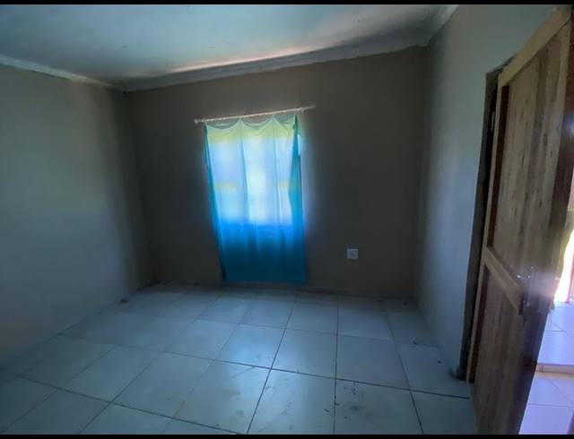 2 BEDROOM HOUSE FOR SALE IN MZINGAZI